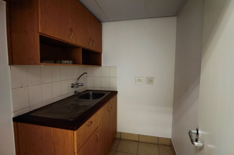 To Let commercial Property for Rent in Mowbray Western Cape